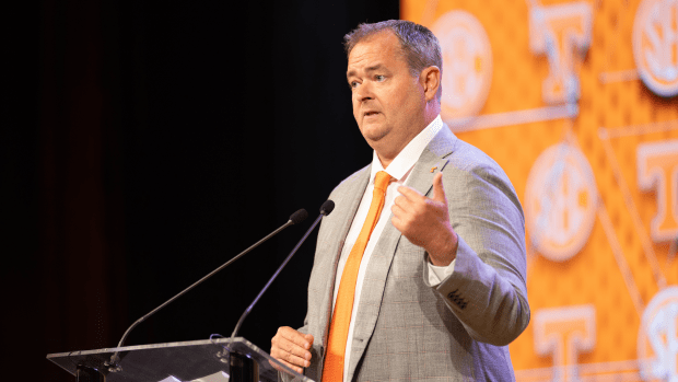 IN A SHOKING TURN OF EVENT: Josh Heupel, the dynamic head coach of the Tennessee Volunteers, has announced his retirement from coaching due to medical