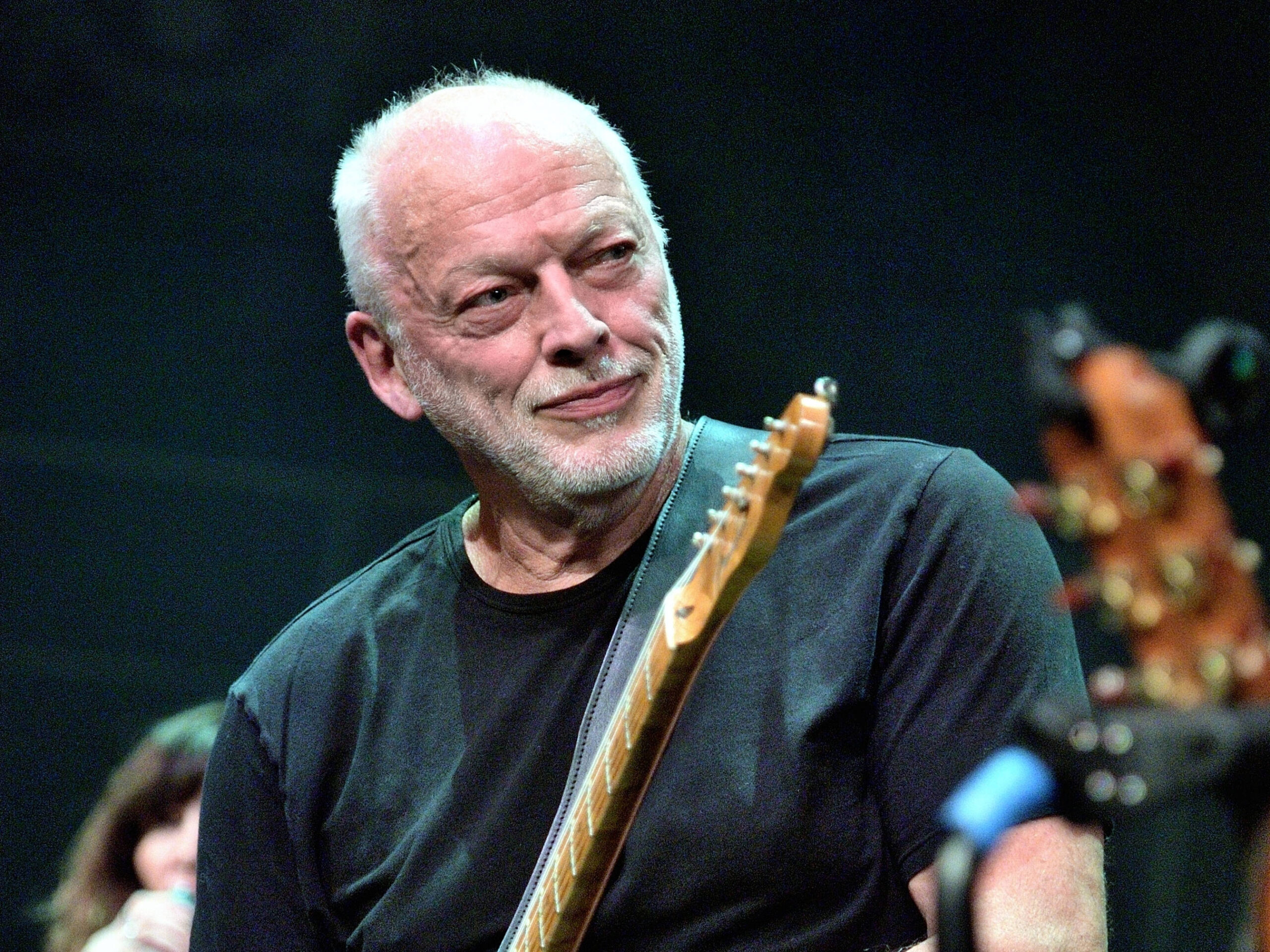 A Legacy in the Making:David Gilmour Announces Retirement Due to Medical Issues