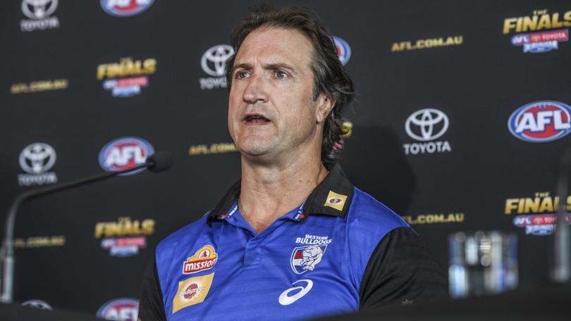 BREAKING NEWS: Western Bulldogs Head Coach Luke Beveridge Announces his Departure due to…